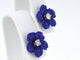 Boucles d'oreilles Boucles d'oreilles en or blanc ornées d'une fleur précieuse bleue et de gros diamants 58 Facettes 2264