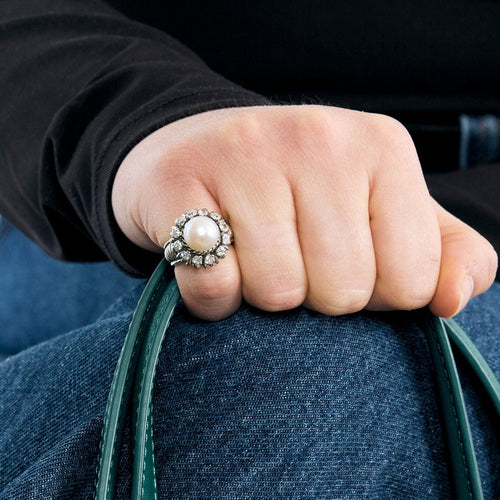 Bague 45.5 Bague ancienne en or blanc, diamants et une perle. 58 Facettes