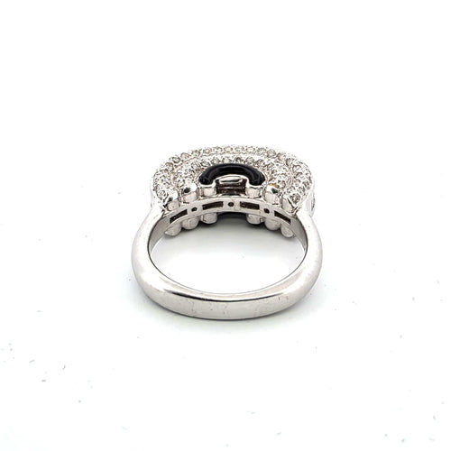 Bague 54 Superbe et unique bague en or blanc 18 carats avec diamants baguette, diamants taille brillant et émail noir 58 Facettes