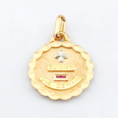 Pendentif Maison Augis - Pendentif Médaille d'Amour en or jaune et rubis 58 Facettes 32303