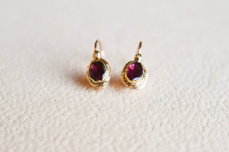 Boucles d'oreilles Dormeuses sertie Grenat Almandin 58 Facettes 3631