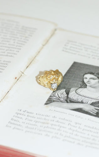 Bague 48 Bague Chevalière Ancienne Lion Diamants Or jaune 58 Facettes