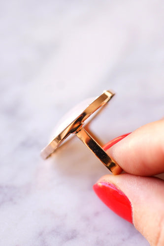 Bague 56 Bague ancienne or rose calcédoine bleu gris adularescente et perles 58 Facettes