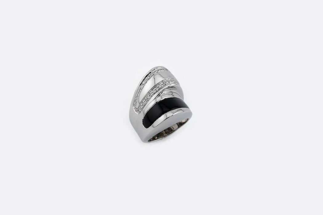 Bague 47 Bague en or blanc avec onyx et diamants 58 Facettes ANL766