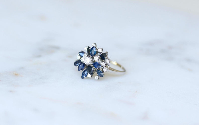 Bague 58.5 Bague Fil Cocktail Saphir et Diamants sur Or Blanc 58 Facettes