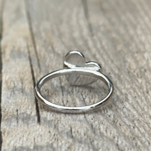 Bague 53 Bague Vanessa Tugendhaft or blanc, diamants, saphirs 58 Facettes 294