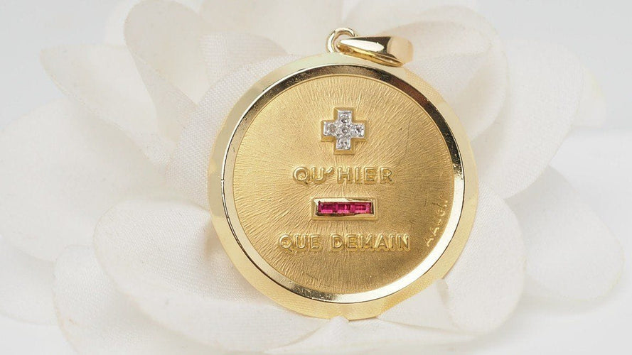 Pendentif Médaille d'Amour Augis En Or Jaune Diamants 58 Facettes 32493