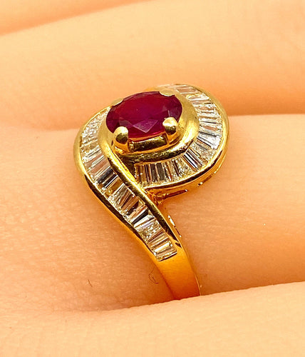 Bague Bague or jaune, rubis et 38 diamants baguettes 58 Facettes AB419