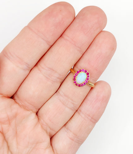 Bague 51 Bague marguerite antique or cabochon d'opale et rubis 58 Facettes A04407
