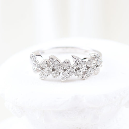 Bague 59 Bague végétale sertie de diamants taille brillant en or blanc 18 carats 58 Facettes VV1-B