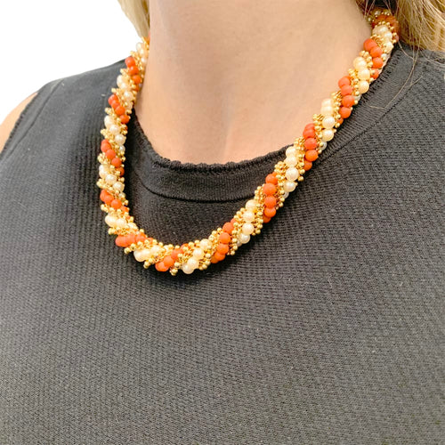 Collier Collier-Sautoir Van Cleef & Arpels, "Twist", or jaune, corail, perles. 58 Facettes 34876