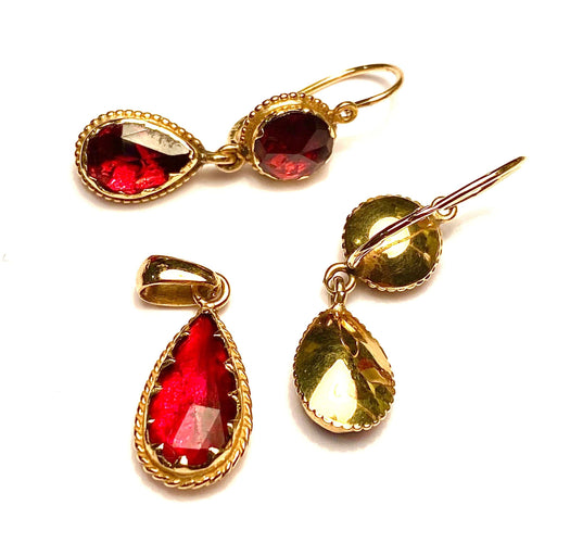 Boucles d'oreilles Parure pendentif et boucles d’oreilles en or jaune, grenat, vers 1850 58 Facettes AB640