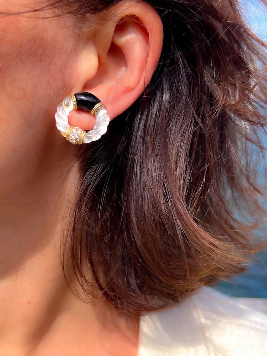 Boucles d'oreilles Boucheron - Boucles d'oreille Or Jaune, Onyx, Cristal de Roche et Diamants 58 Facettes 1