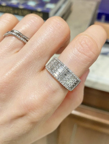 Bague 53 Bague en or blanc et diamants 58 Facettes