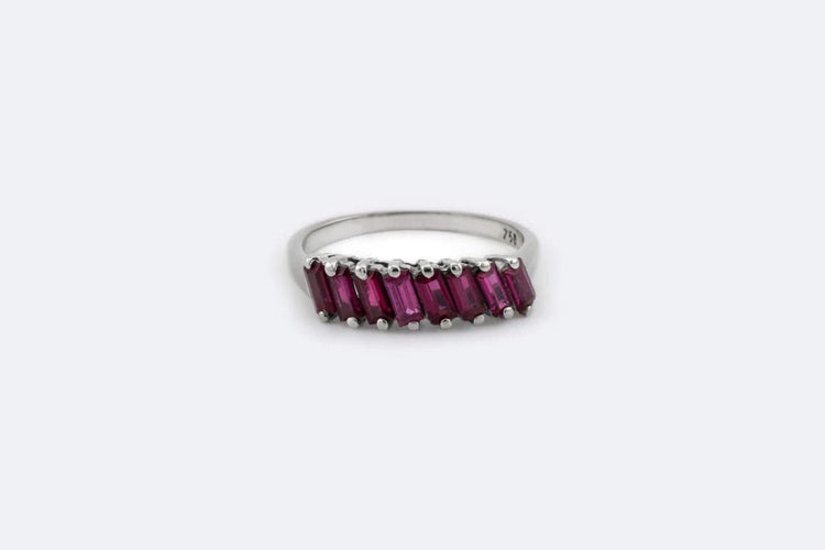 Bague Oro Bianco Bagues en or blanc avec rubis 58 Facettes anl560