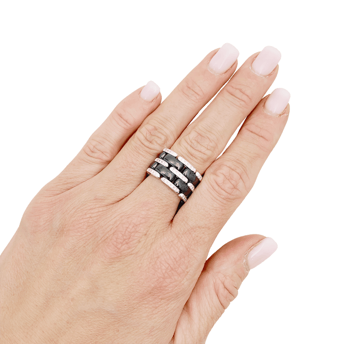 Bague 55 Bague Chanel,"Ultra", en or blanc, céramique noire et diamants. 58 Facettes 34342