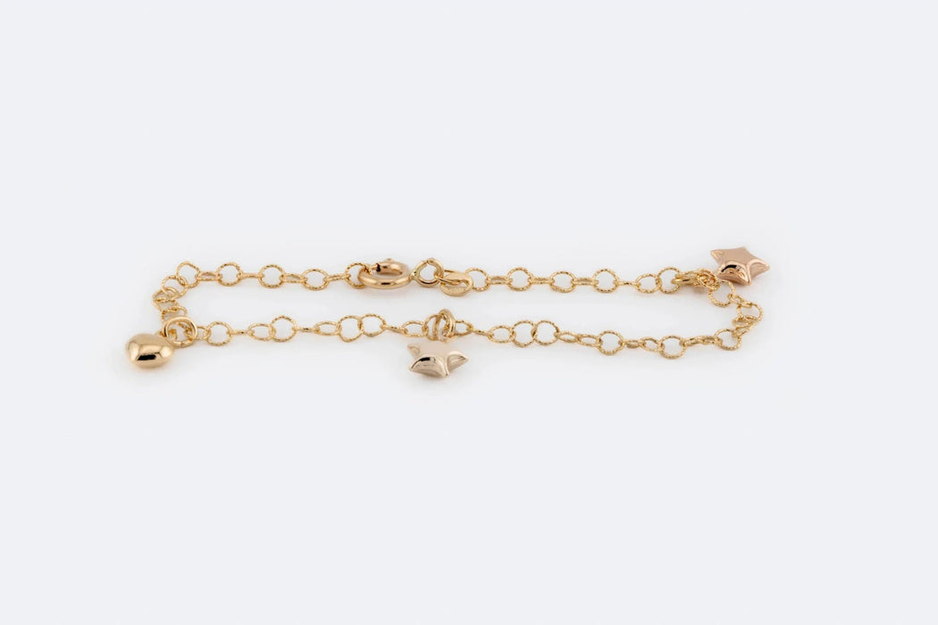 Bracelet en or jaune avec étoiles et coeurs