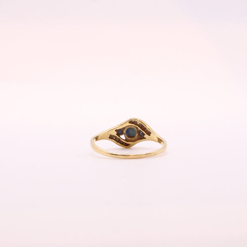 Bague Bague trilogie de saphirs et entourage de diamants effet vague 58 Facettes