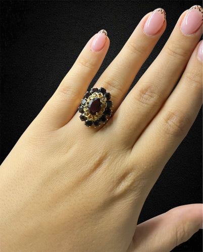 Bague 57 Bague majestueuse en grenat pyrope 58 Facettes
