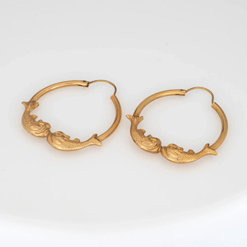 Boucles d'oreilles Koi Fish Earrings 1.25" Vintage 14k Yellow Gold Hoops Estate Fine Jewelry 58 Facettes G13629