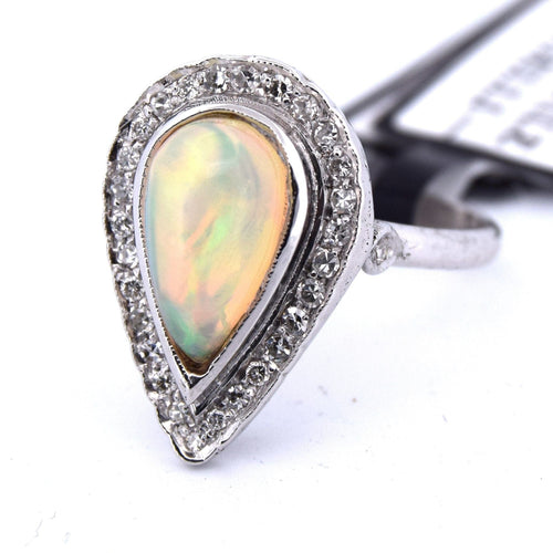 Bague 54 Bague en or jaune avec opale cabochon Déco 58 Facettes