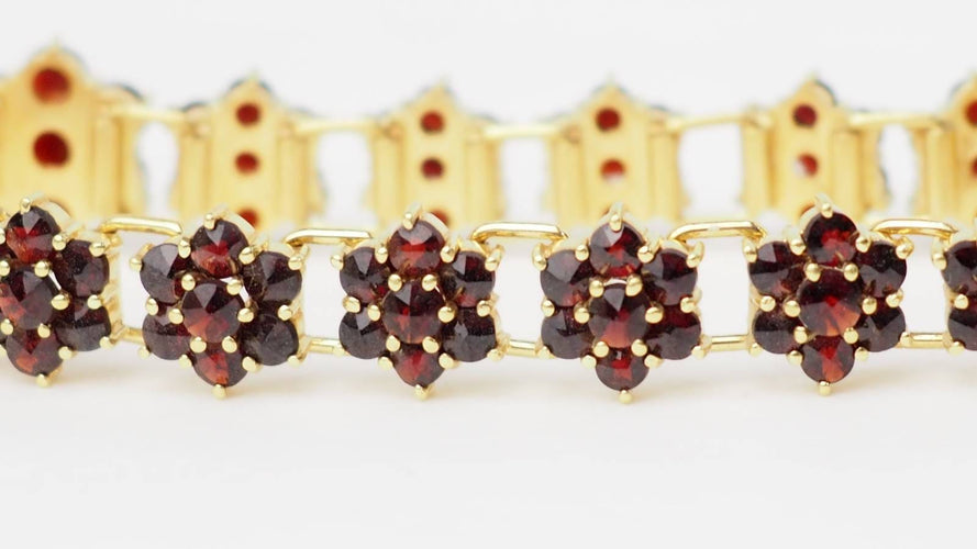 Bracelet Bracelet vintage en or jaune et grenat 58 Facettes 29414