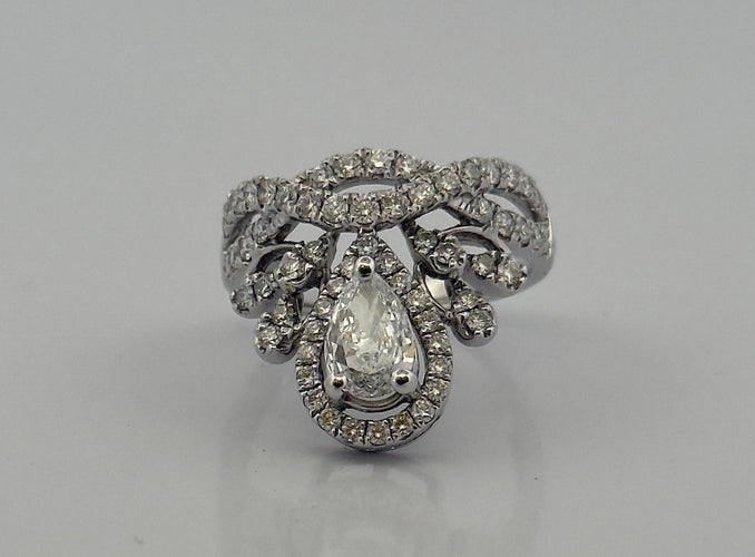 Bague 54 Bague en or  blanc 18 carats et diamants 58 Facettes