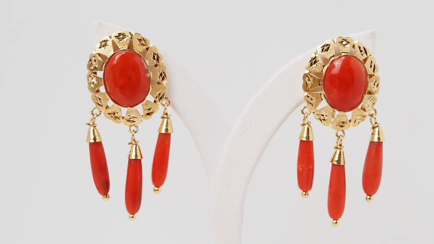 Boucles d'oreilles Boucles d'oreilles en or jaune et corail 58 Facettes 32382
