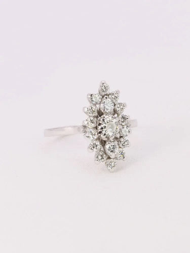 Bague Bague marquise or blanc diamants 58 Facettes J523