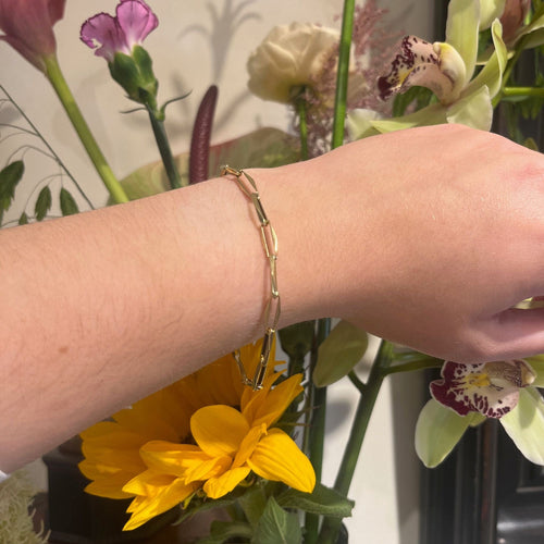 Bracelet "Closed Forever" en or jaune 14 carats 58 Facettes 26BE86D99C174D0C85E404BED58232E7