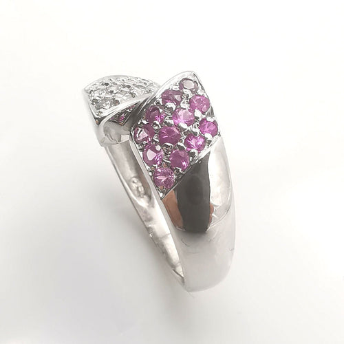 Bague 54 Bague en or diamants & saphirs 58 Facettes
