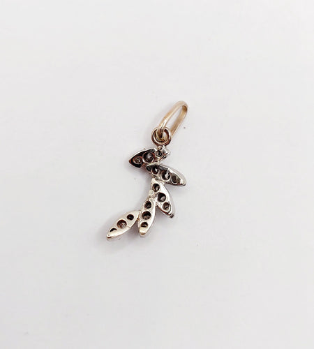 Pendentif Pendentif vintage or blanc branche fleurie et diamants 58 Facettes A06324