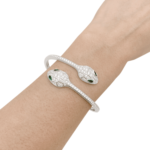 Bracelet Bracelet Bulgari "Serpenti Seduttori" or blanc, diamants, émeraudes. 58 Facettes 34137