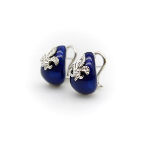 Boucles d'oreilles Boucles d'oreilles en or blanc 18 carats, émail Hidalgo, fleur de lys et diamants 58 Facettes