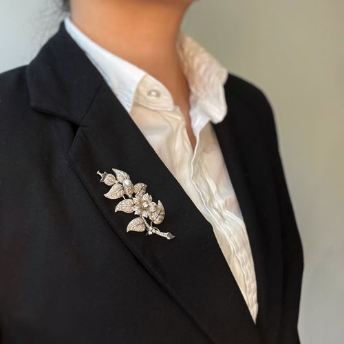 Broche Broche branche florale - Or, diamants et perles 58 Facettes 190318R