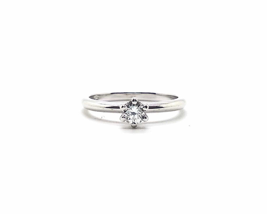 bague solitaire en or blanc