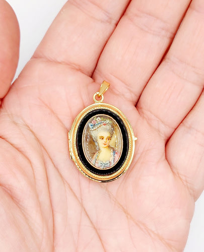 Pendentif Pendentif porte photo or rose, miniature demoiselle et onyx (circa 1900) 58 Facettes A05940