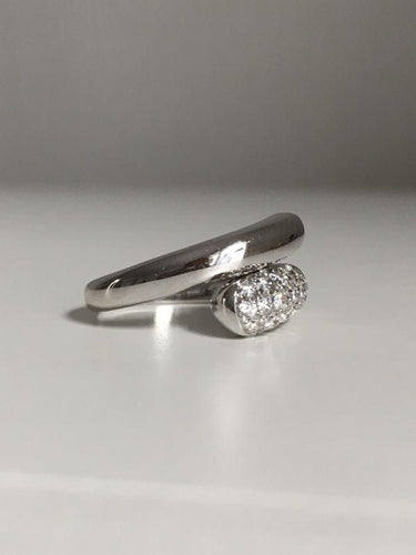 Bague 50 Bague BVLGARI modèle Astrea en or blanc 18K et diamants 58 Facettes