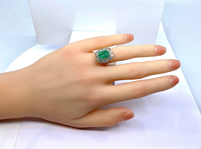 Bague 52 Bague marguerite en or 18 carats, émeraude 3,49 ct et diamants 58 Facettes AB567