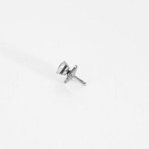 Boucles d'oreilles Boutons d'oreilles en or blanc et diamants 58 Facettes AUX1373X2