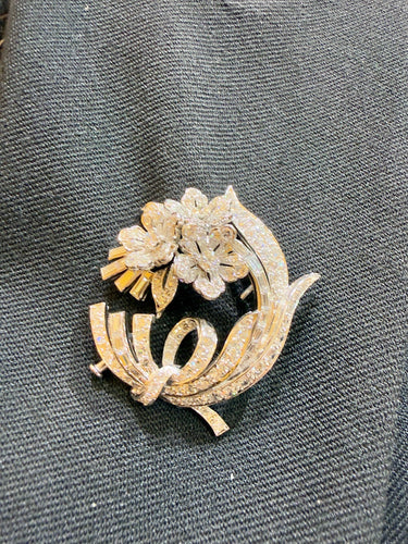 Broche Broche à fleurs en or et diamants magnifiques 58 Facettes