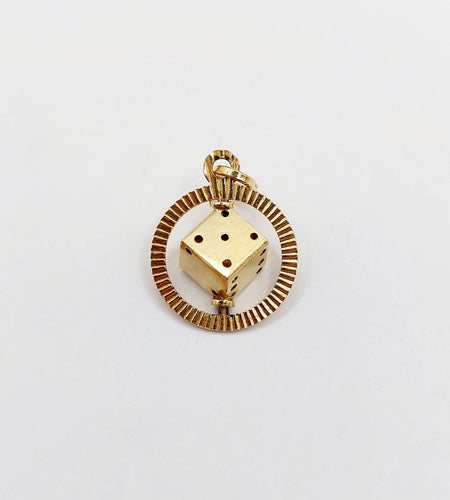 Pendentif Pendentif vintage or jaune 18k formant un dés monté sur un axe, jeu, chance 58 Facettes A05003