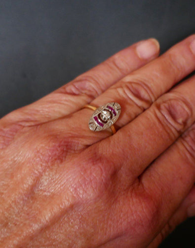 Bague Art Déco Diamants Et Rubis Calibrés