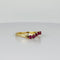 Bague Bague vintage à chevrons ornée de rubis 58 Facettes 2505007