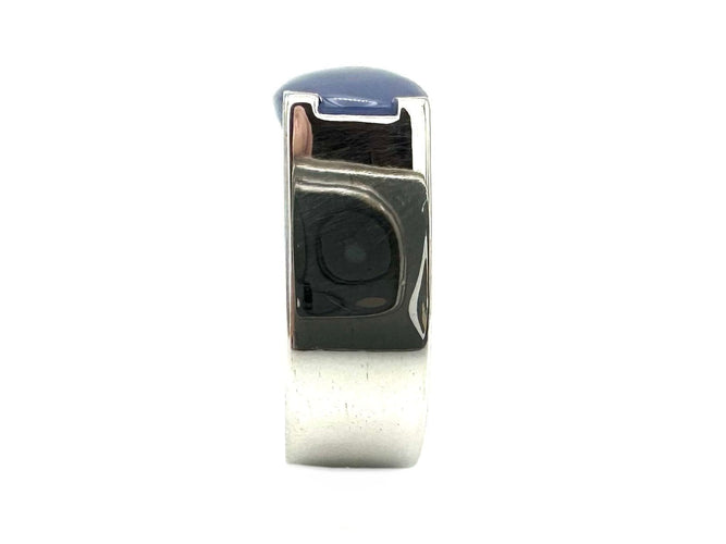 Bague 55 CARTIER. Collection "Tankissimo", bague or blanc et calécdoine 58 Facettes