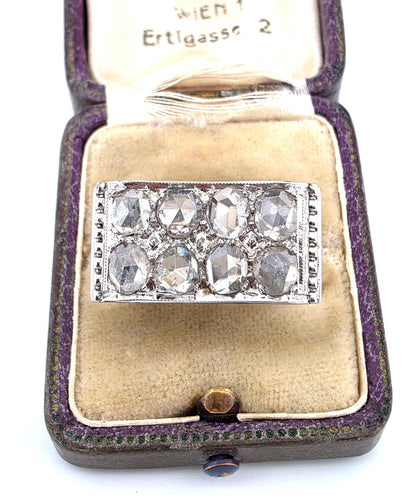 Bague 64 Bague en or blanc avec diamants roses en motif damier 58 Facettes