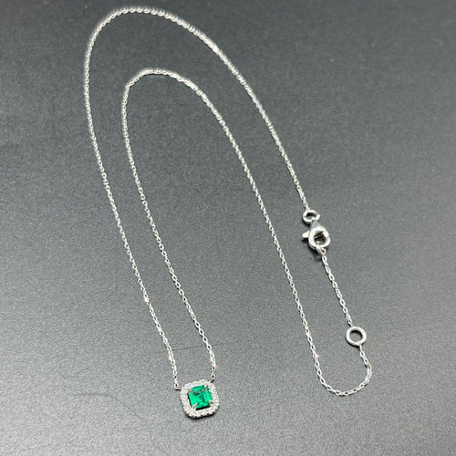 Collier Collier pendentif Emeraude de Colombie entourage Diamant, or blanc 58 Facettes