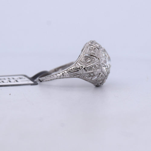 Bague 48 Bague ancienne en platine et diamants avec diamant central 58 Facettes