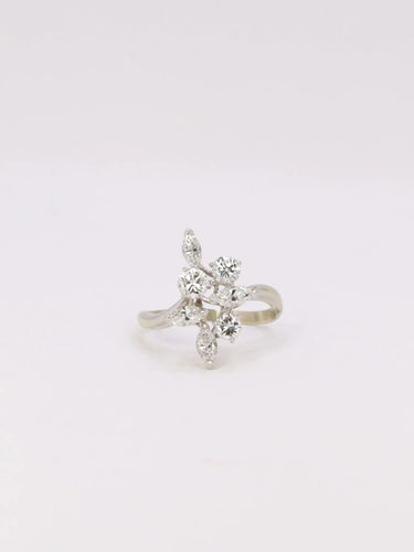 Bague Bague vintage fleur diamants 58 Facettes J359