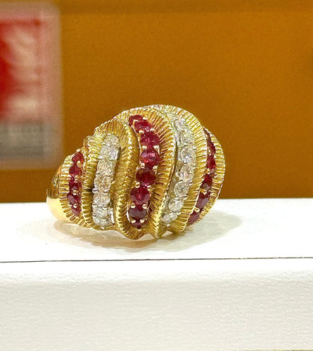 Bague 53 Bague ancienne en or jaune rubis et diamants 58 Facettes
